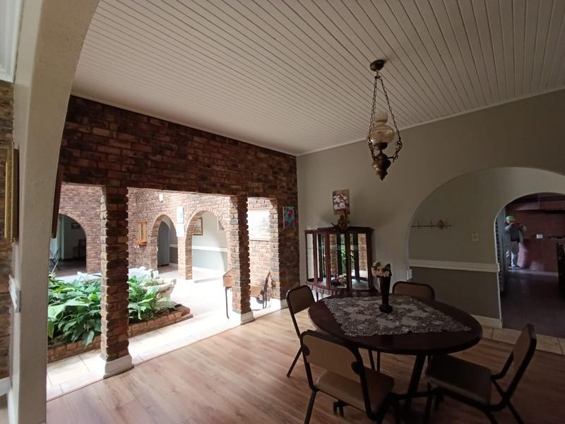 4 Bedroom Property for Sale in Middelburg Eastern Cape